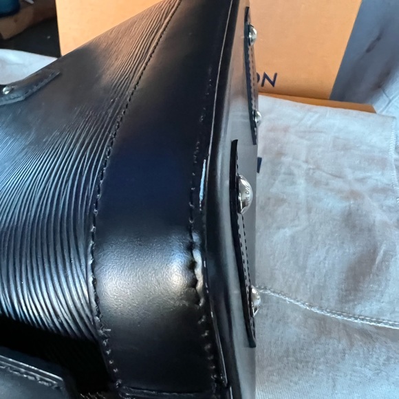 Louis Vuitton Alma bb black Epi - Picture 8 of 15
